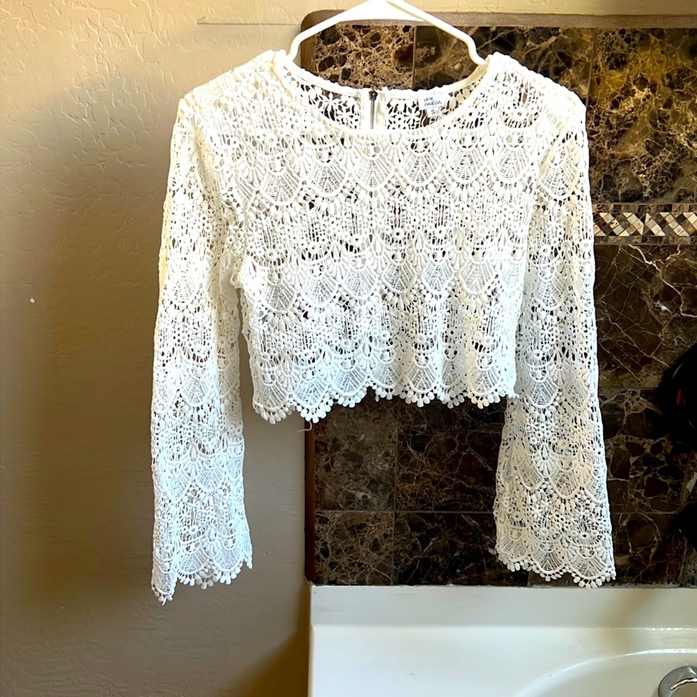White lace top. Size S, never worn.